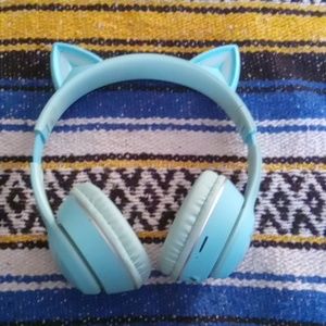 L550 Light up BT headphones